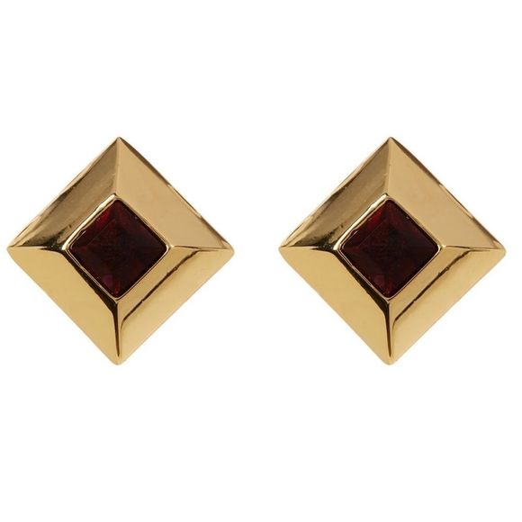 TRINA Turk Square Button earrings New - Picture 1 of 2